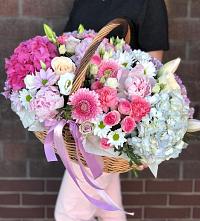 Композиция солнечный день в Поречье-Рыбное Цветочная композиция из Розы, Хризантемы, Пионы и Лизиантусы в корзине в Поречье-Рыбное